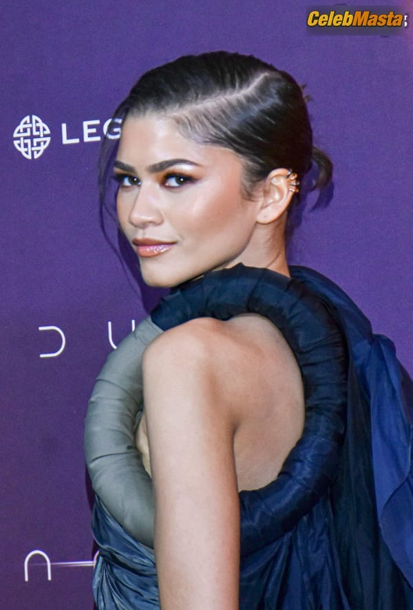 Zendaya at the Dune: Part Two Photocall, Mexico City photo 36