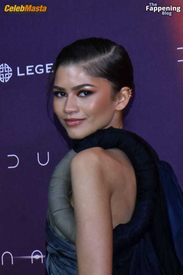 Zendaya at the Dune: Part Two Photocall, Mexico City photo 48