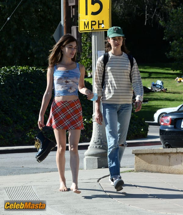 Rainey Qualley Braless Showing Tits at Silverlake in Los Angeles photo 33