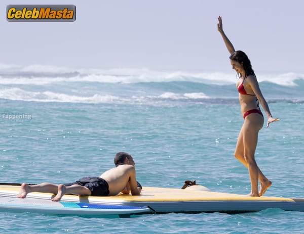 Margaret Qualley Bikini With Jack Antonoff in Hawaii photo 4