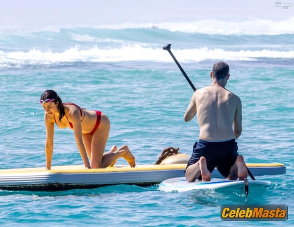 Margaret Qualley Bikini With Jack Antonoff in Hawaii photo 6