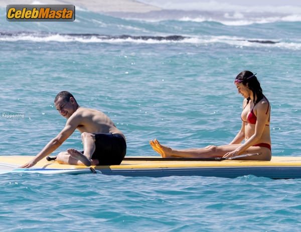 Margaret Qualley Bikini With Jack Antonoff in Hawaii photo 7