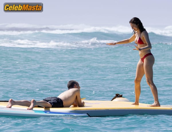 Margaret Qualley Bikini With Jack Antonoff in Hawaii photo 11