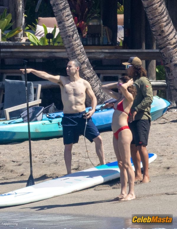 Margaret Qualley Bikini With Jack Antonoff in Hawaii photo 14