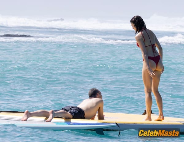 Margaret Qualley Bikini With Jack Antonoff in Hawaii photo 37