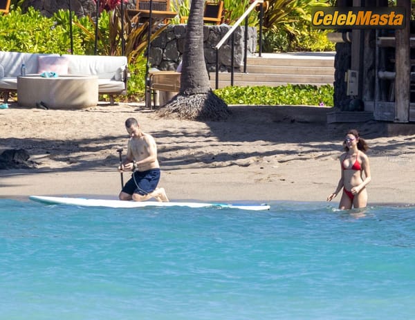 Margaret Qualley Bikini With Jack Antonoff in Hawaii photo 57