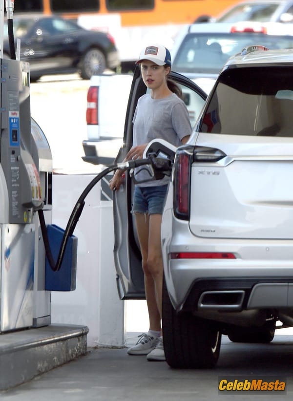 Margaret Qualley fills up her tank with some gas amid the COVID-19 pandemic in Los Angeles, California photo 2