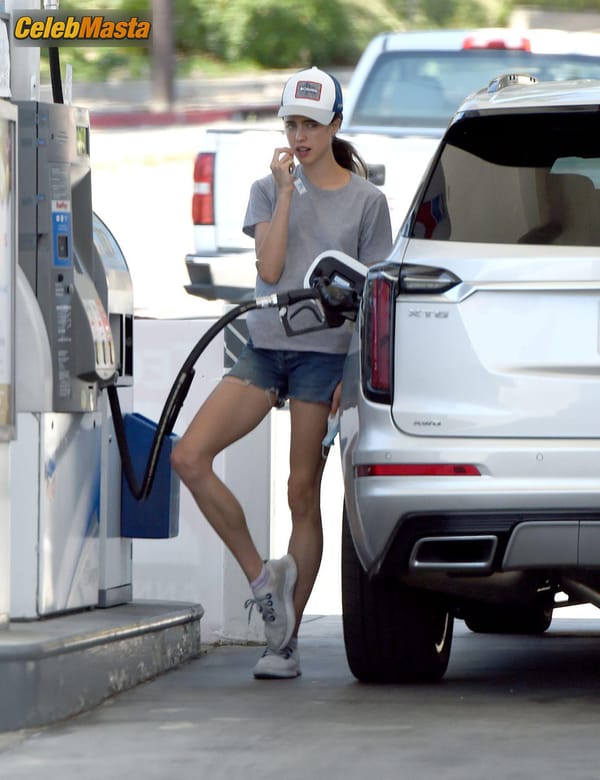 Margaret Qualley fills up her tank with some gas amid the COVID-19 pandemic in Los Angeles, California photo 12