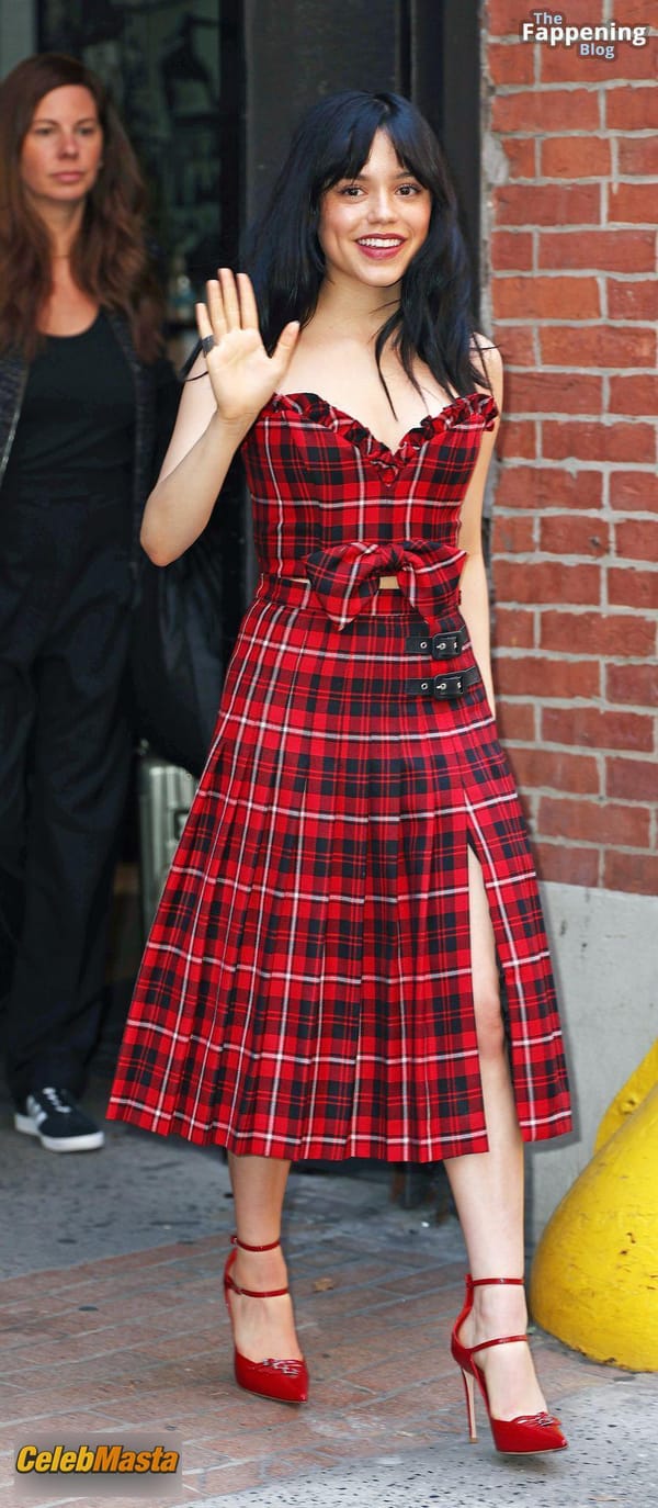 Jenna Ortega in New York City Streets photo 12