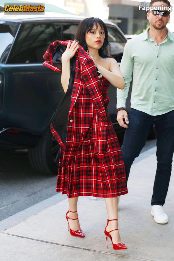 Jenna Ortega in New York City Streets photo 16