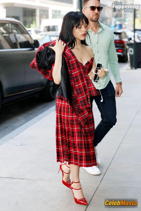 Jenna Ortega in New York City Streets photo 19