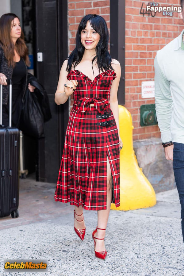Jenna Ortega in New York City Streets photo 21