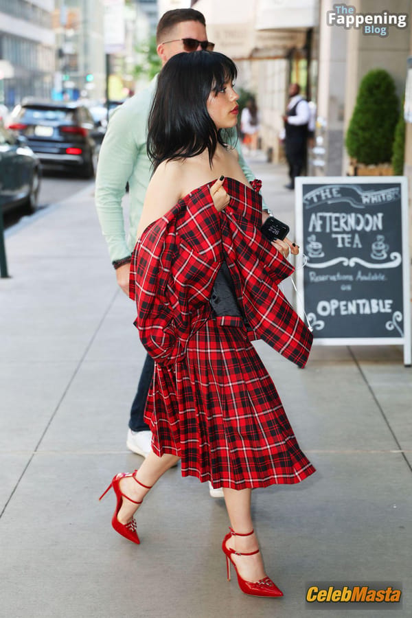 Jenna Ortega in New York City Streets photo 25