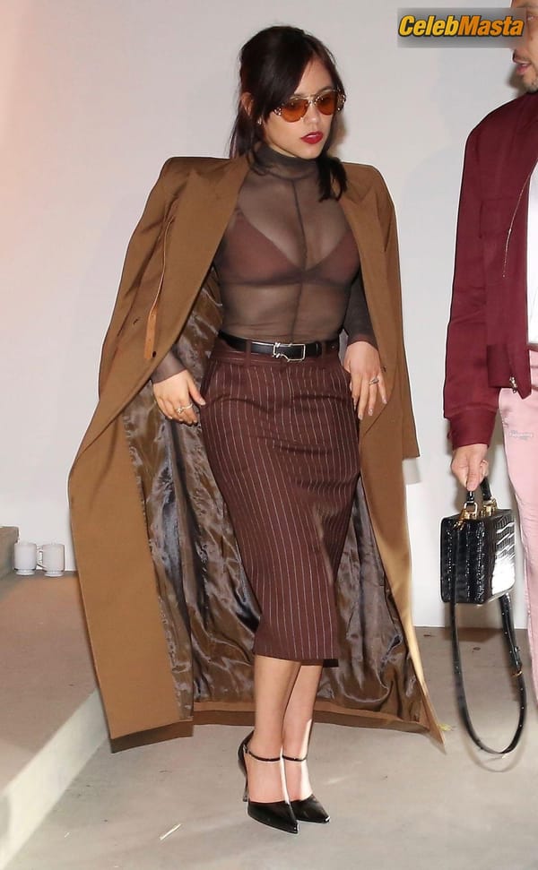 Jenna Ortega Bra at a Private Pre-Oscars Party, Beverly Hills photo 7