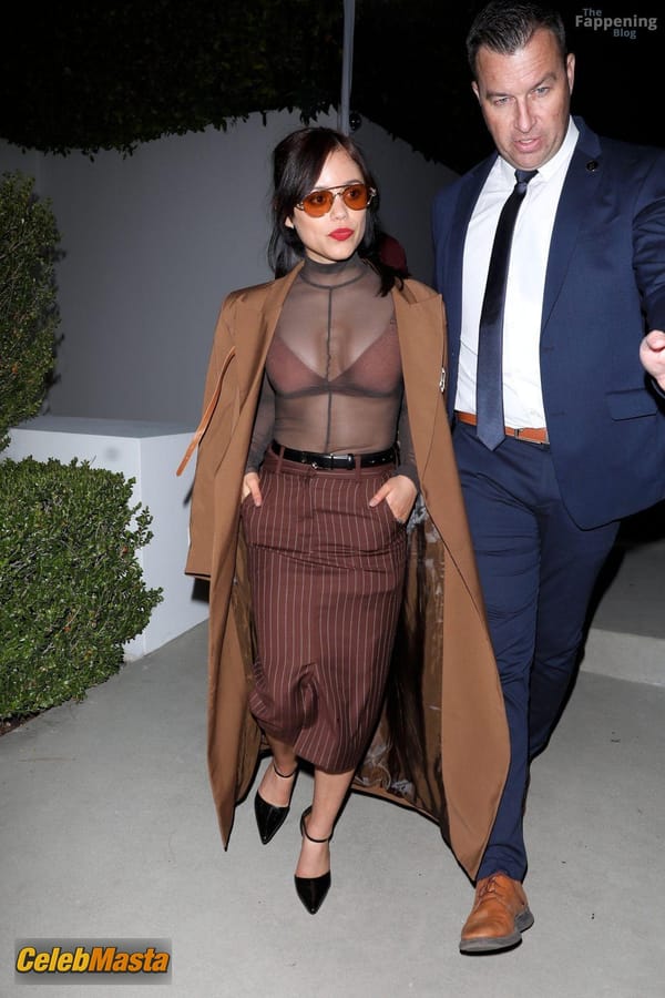 Jenna Ortega Bra at a Private Pre-Oscars Party, Beverly Hills photo 19