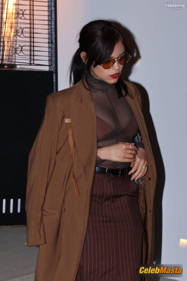 Jenna Ortega Bra at a Private Pre-Oscars Party, Beverly Hills photo 27