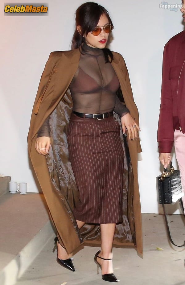 Jenna Ortega Bra at a Private Pre-Oscars Party, Beverly Hills photo 32