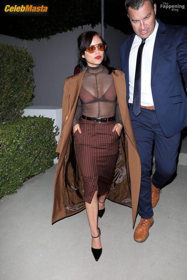 Jenna Ortega Bra at a Private Pre-Oscars Party, Beverly Hills photo 34