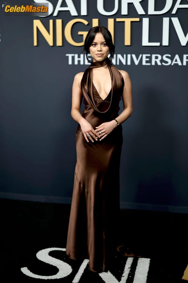 Jenna Ortega Cleavage and Legs at SNL 50th Anniversary Special, New York City photo 4