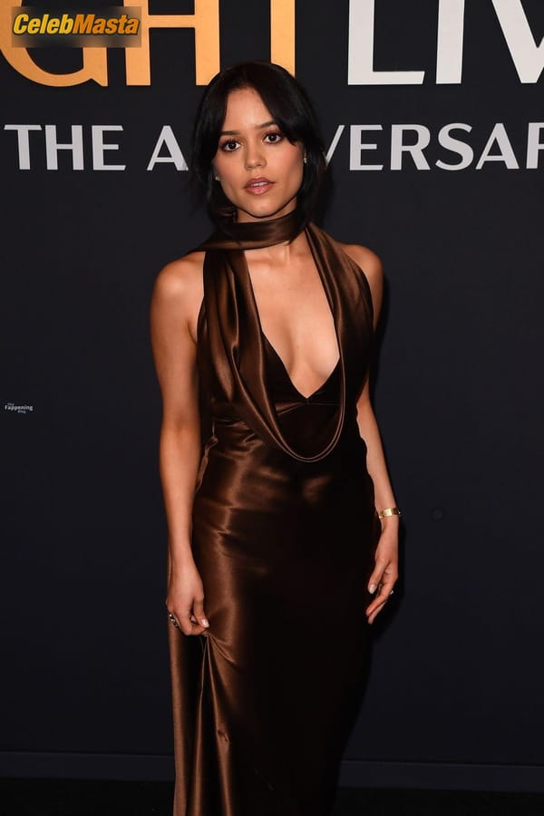 Jenna Ortega Cleavage and Legs at SNL 50th Anniversary Special, New York City photo 47