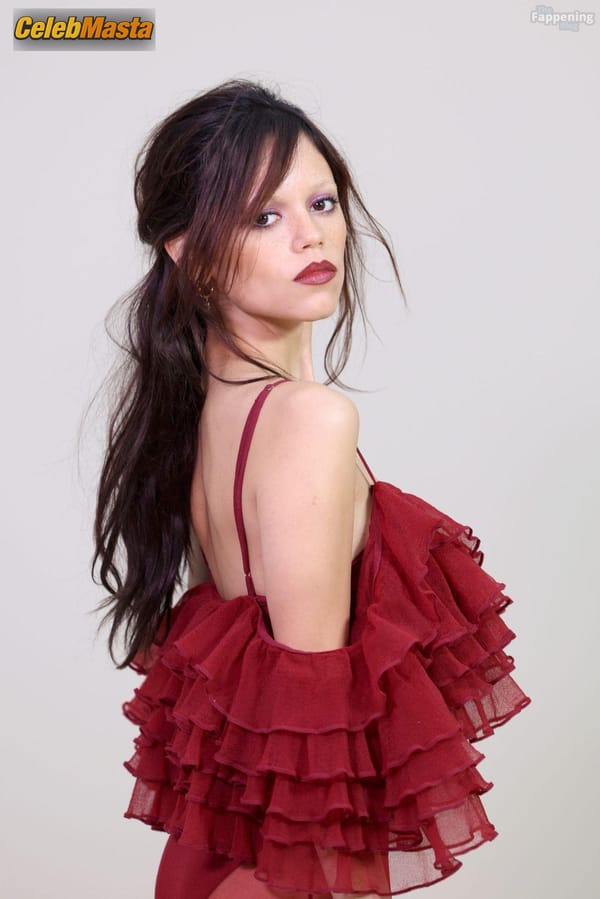 Jenna Ortega in a Sheer Dress at the Givenchy Fashion Show, Paris photo 30