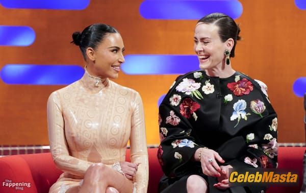 Kim Kardashian Nipples at the Graham Norton Show, London photo 5