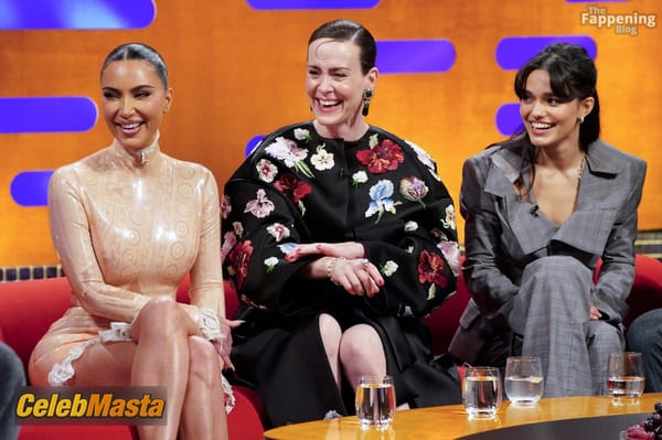 Kim Kardashian Nipples at the Graham Norton Show, London photo 6