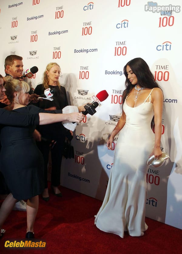 Kim Kardashian Look at the Time100 Gala, NYC (2023) photo 44