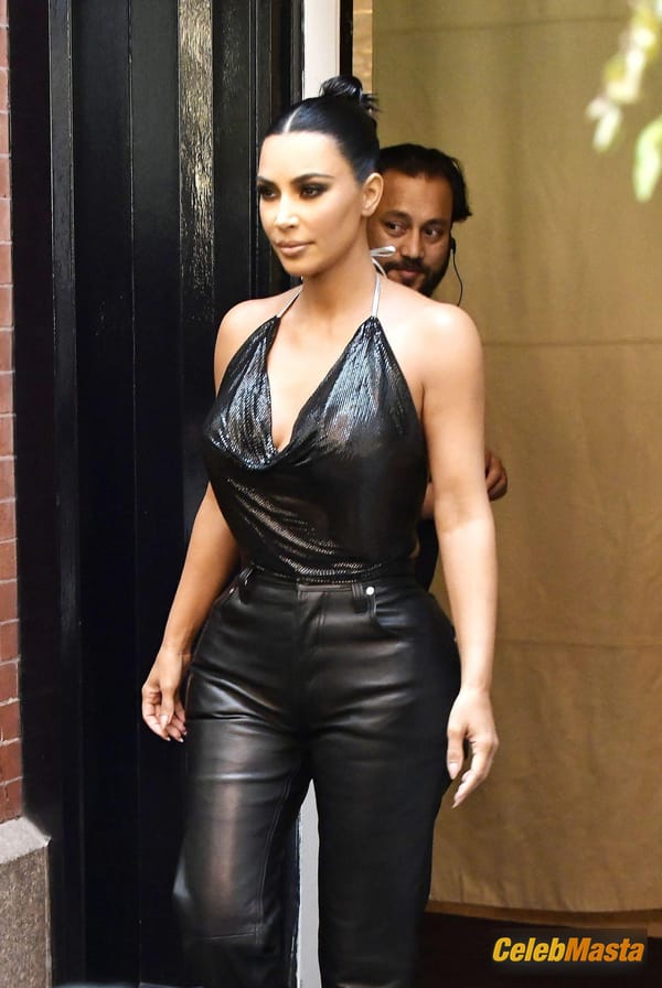 Kim Kardashian leaving the Mercer hotel dressed in leather to go to the Jimmy Fallon show in New York photo 5