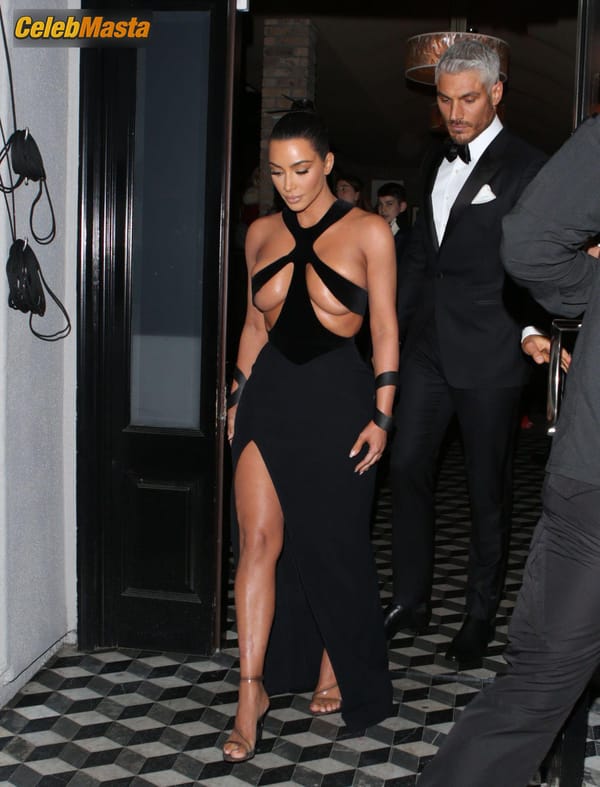 Kim Kardashian showing a lot of skin at Craig’s restaurant in Hollywood (17.02.2019) photo 9