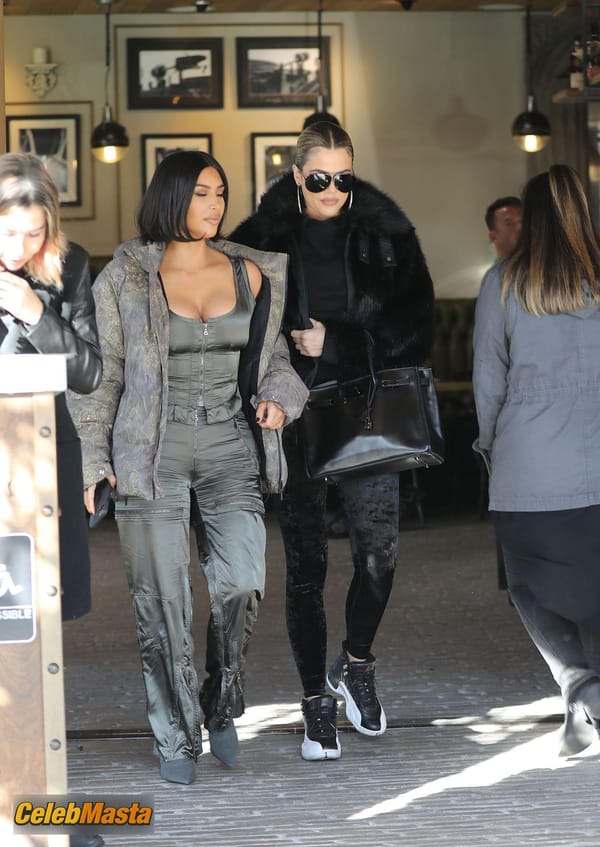 Kim Kardashian at the Grandville Restaurant in Studio City with a new shorter hairstyle photo 16