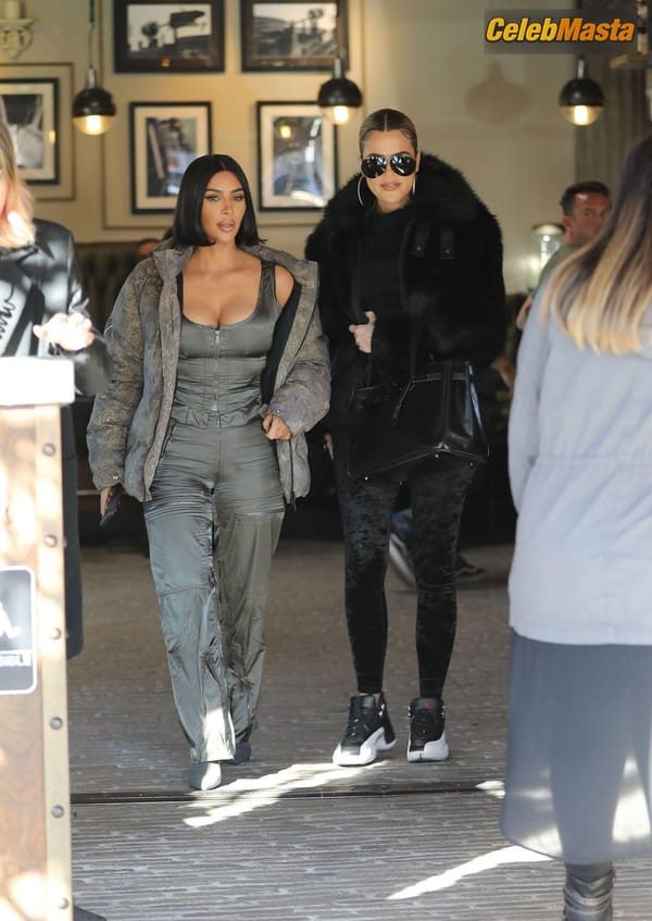 Kim Kardashian at the Grandville Restaurant in Studio City with a new shorter hairstyle photo 17