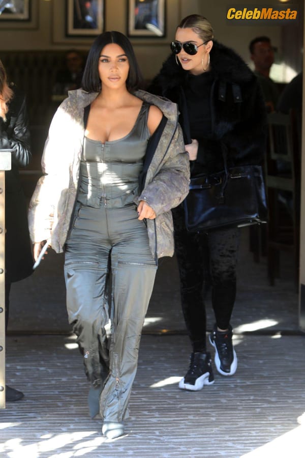 Kim Kardashian at the Grandville Restaurant in Studio City with a new shorter hairstyle photo 21