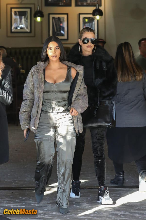 Kim Kardashian at the Grandville Restaurant in Studio City with a new shorter hairstyle photo 35