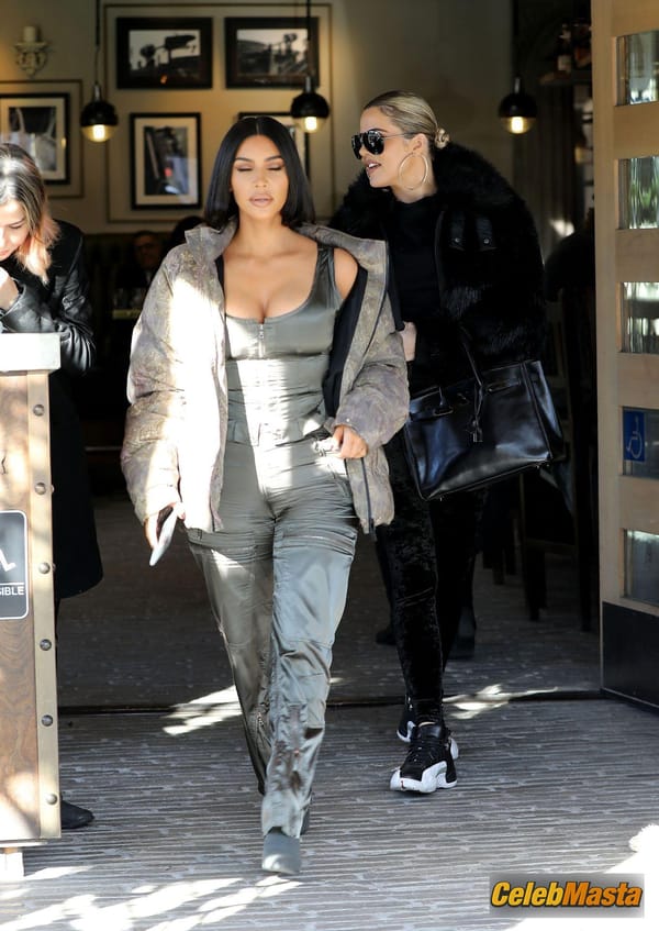 Kim Kardashian at the Grandville Restaurant in Studio City with a new shorter hairstyle photo 36