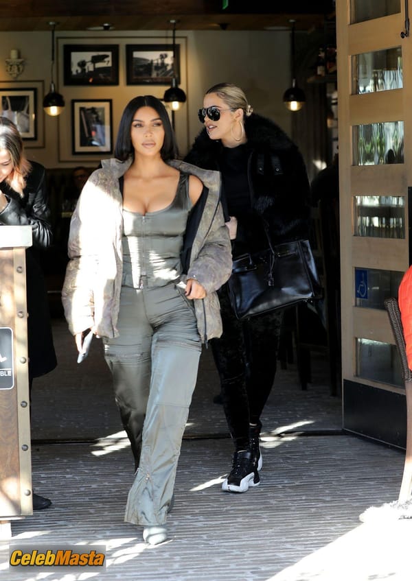 Kim Kardashian at the Grandville Restaurant in Studio City with a new shorter hairstyle photo 37