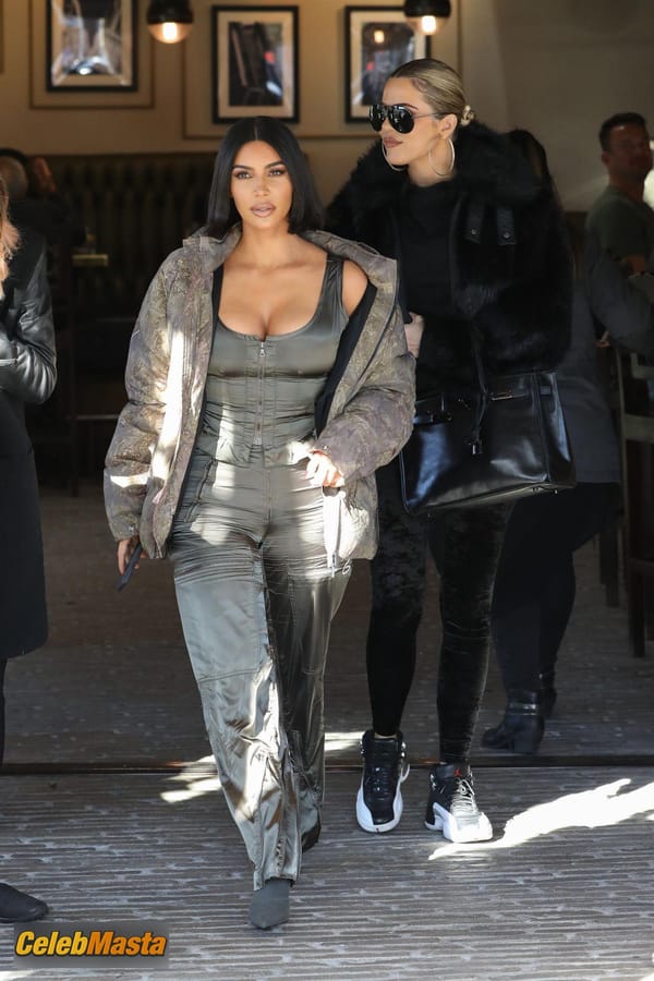 Kim Kardashian at the Grandville Restaurant in Studio City with a new shorter hairstyle photo 41