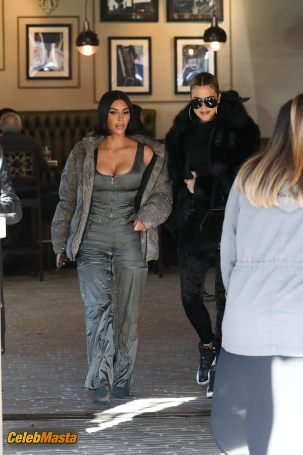Kim Kardashian at the Grandville Restaurant in Studio City with a new shorter hairstyle photo 45