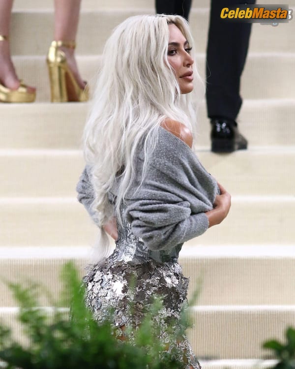 Kim Kardashian at the Met Gala, NYC photo 7