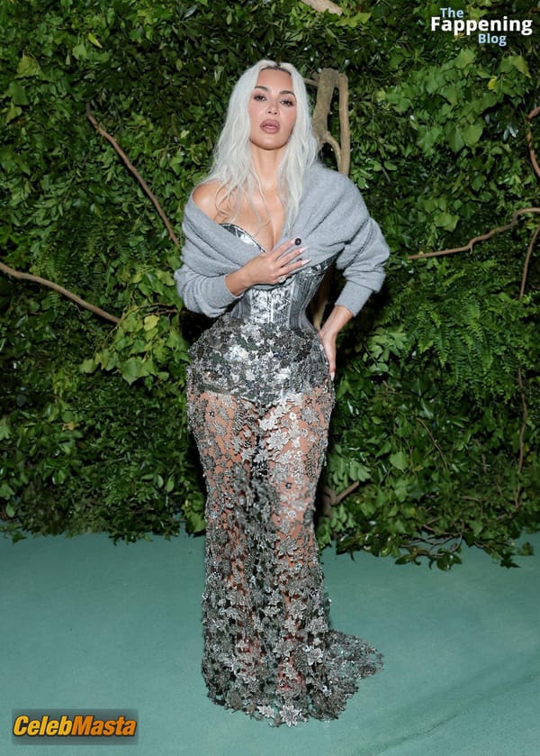 Kim Kardashian at the Met Gala, NYC photo 8