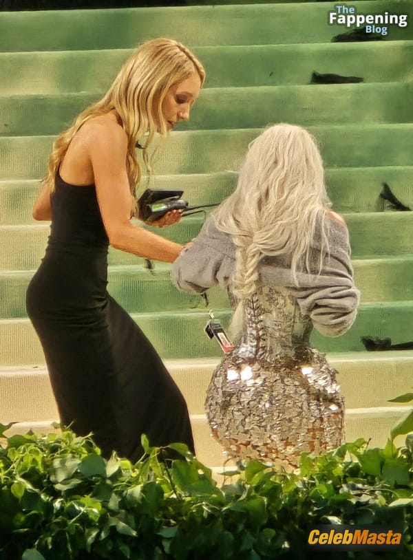 Kim Kardashian at the Met Gala, NYC photo 9