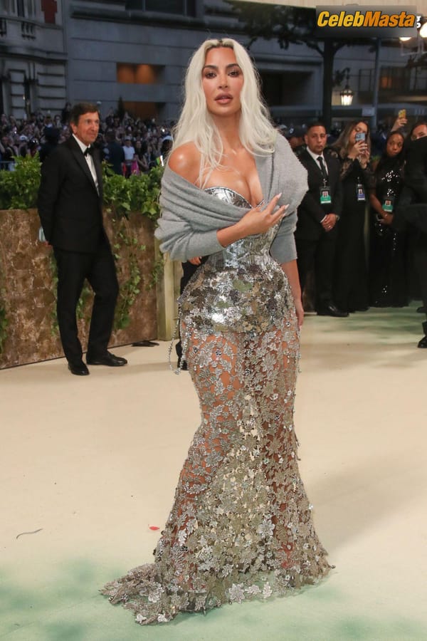 Kim Kardashian at the Met Gala, NYC photo 13