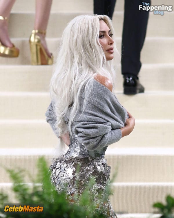 Kim Kardashian at the Met Gala, NYC photo 24