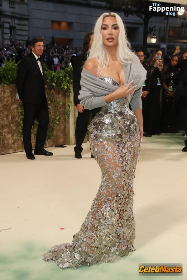 Kim Kardashian at the Met Gala, NYC photo 34