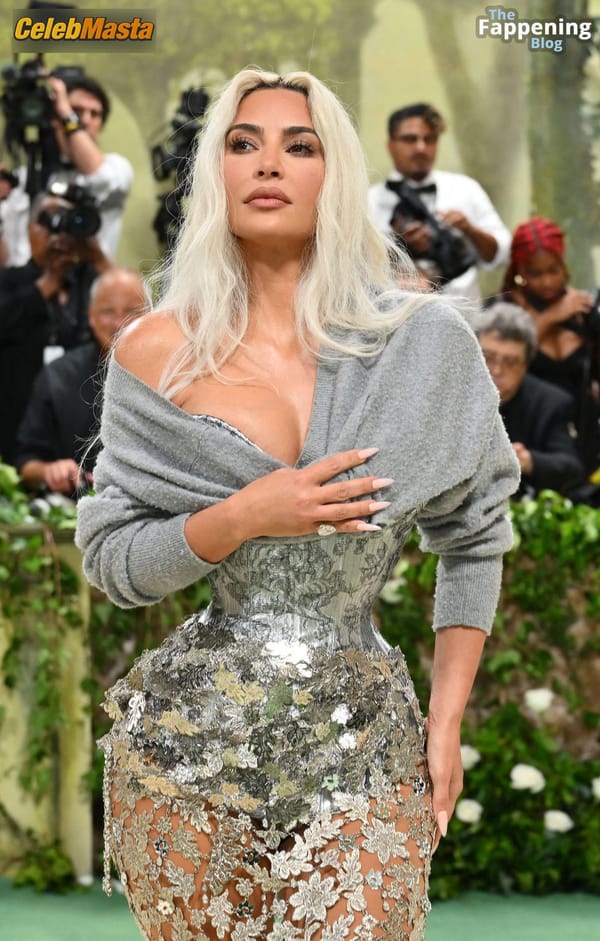 Kim Kardashian at the Met Gala, NYC photo 47