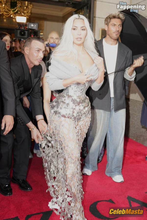 Kim Kardashian at the Met Gala, NYC photo 52