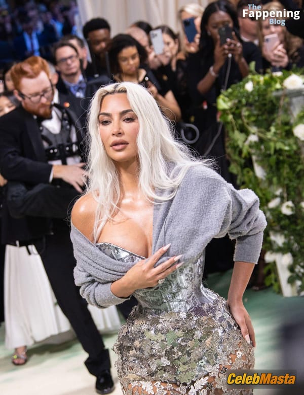 Kim Kardashian at the Met Gala, NYC photo 54