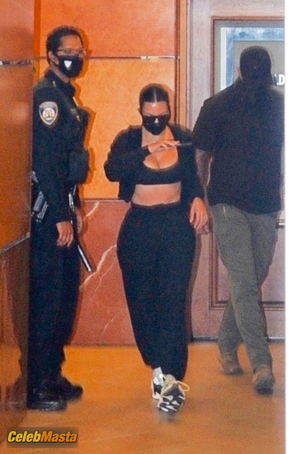 Kim Kardashian leaving a dermatologist appointment in Beverly Hills photo 10