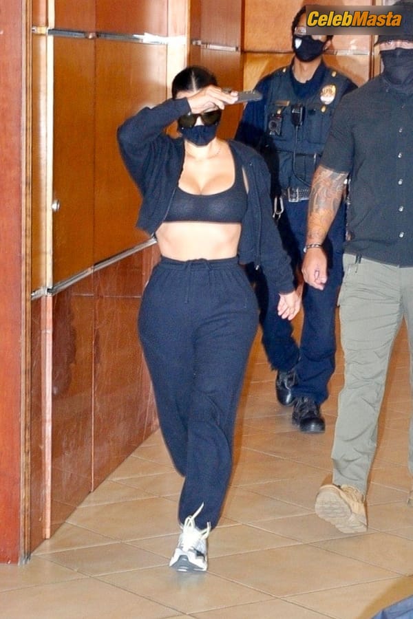 Kim Kardashian leaving a dermatologist appointment in Beverly Hills photo 13
