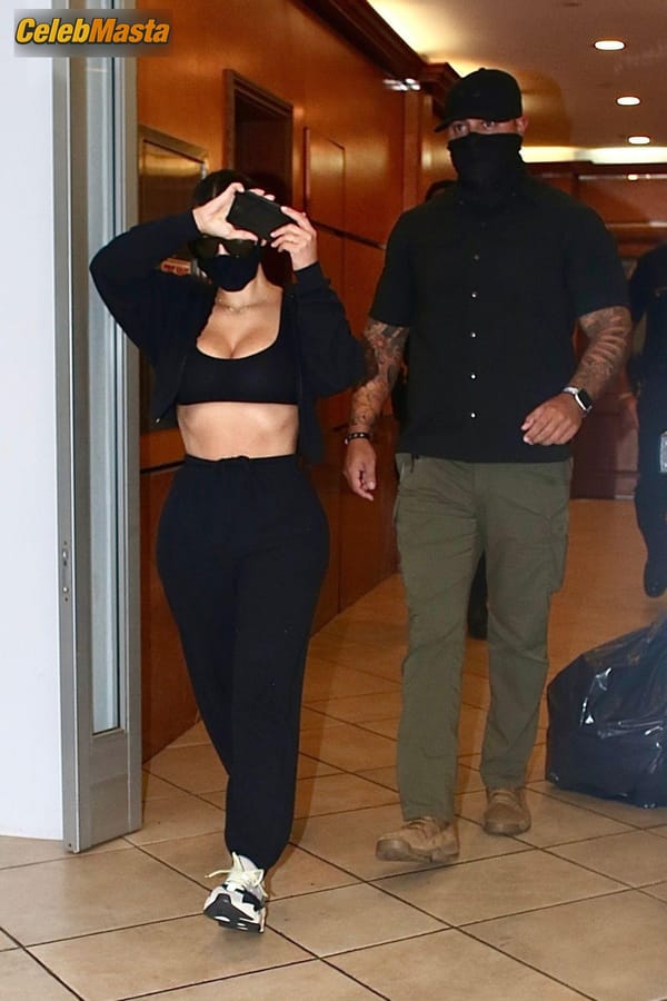 Kim Kardashian leaving a dermatologist appointment in Beverly Hills photo 23